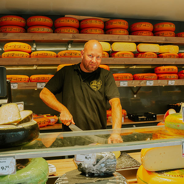 EisengaKaas-markt-Assen-overzicht