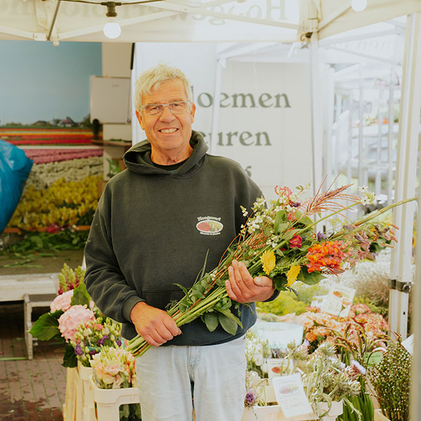 HoogewerfBloemenEnPlanten-markt-Assen-overzicht